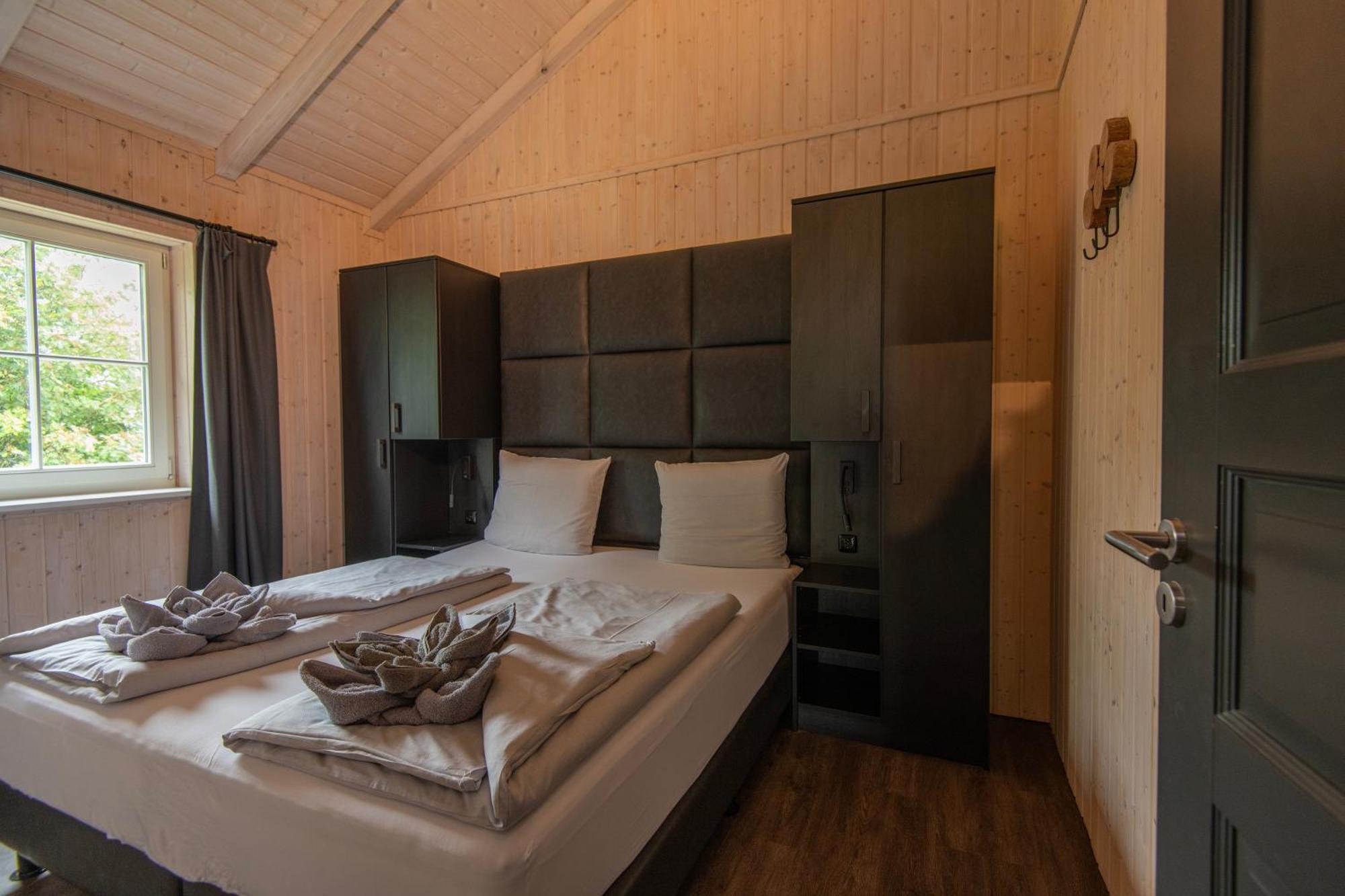 Kustelberg Lodges Medebach Bagian luar foto